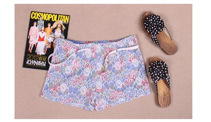 Sweet Lace Flower Printed Shorts With Belt