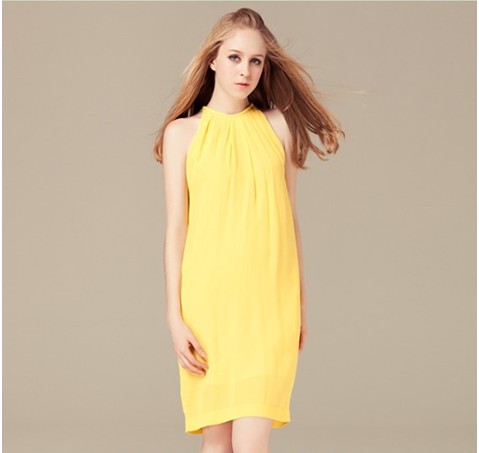 vestido con cinturon estilo europeo de color amarillo talla XXL