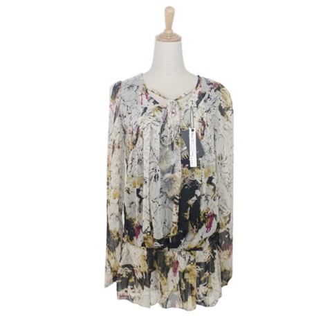 blusa de estilo floral de color amarillo