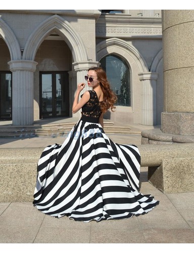 vestido elegante y largo  de color en negro y blanco